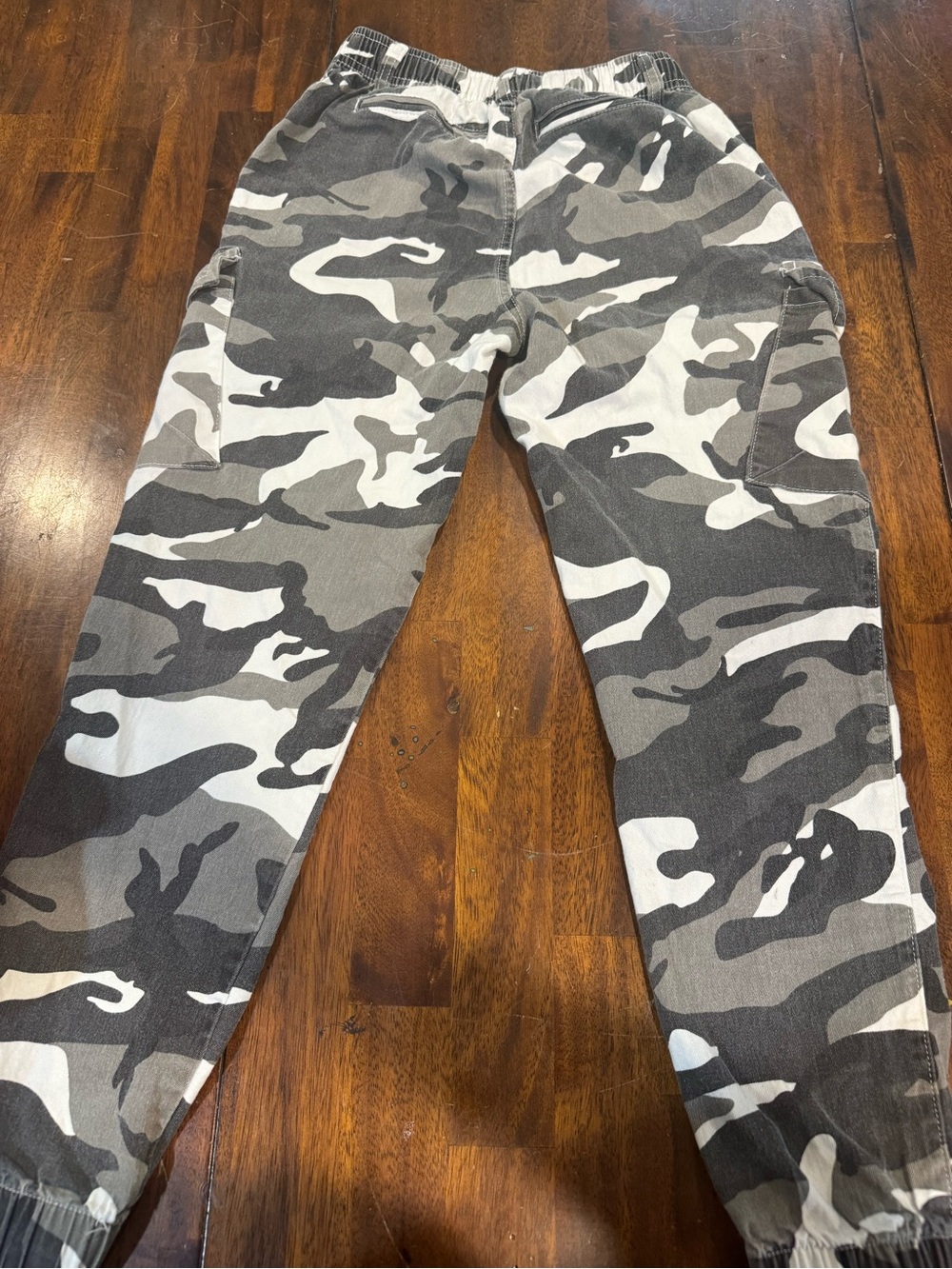 refuge Kids Gray & White Camo Joggers